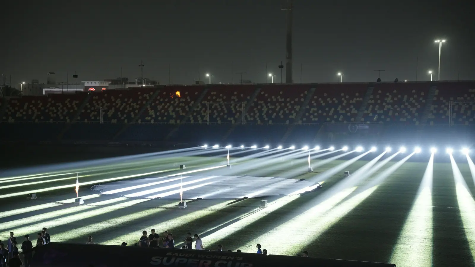 Saudi Women’s Super Cup — Sweeping white beams